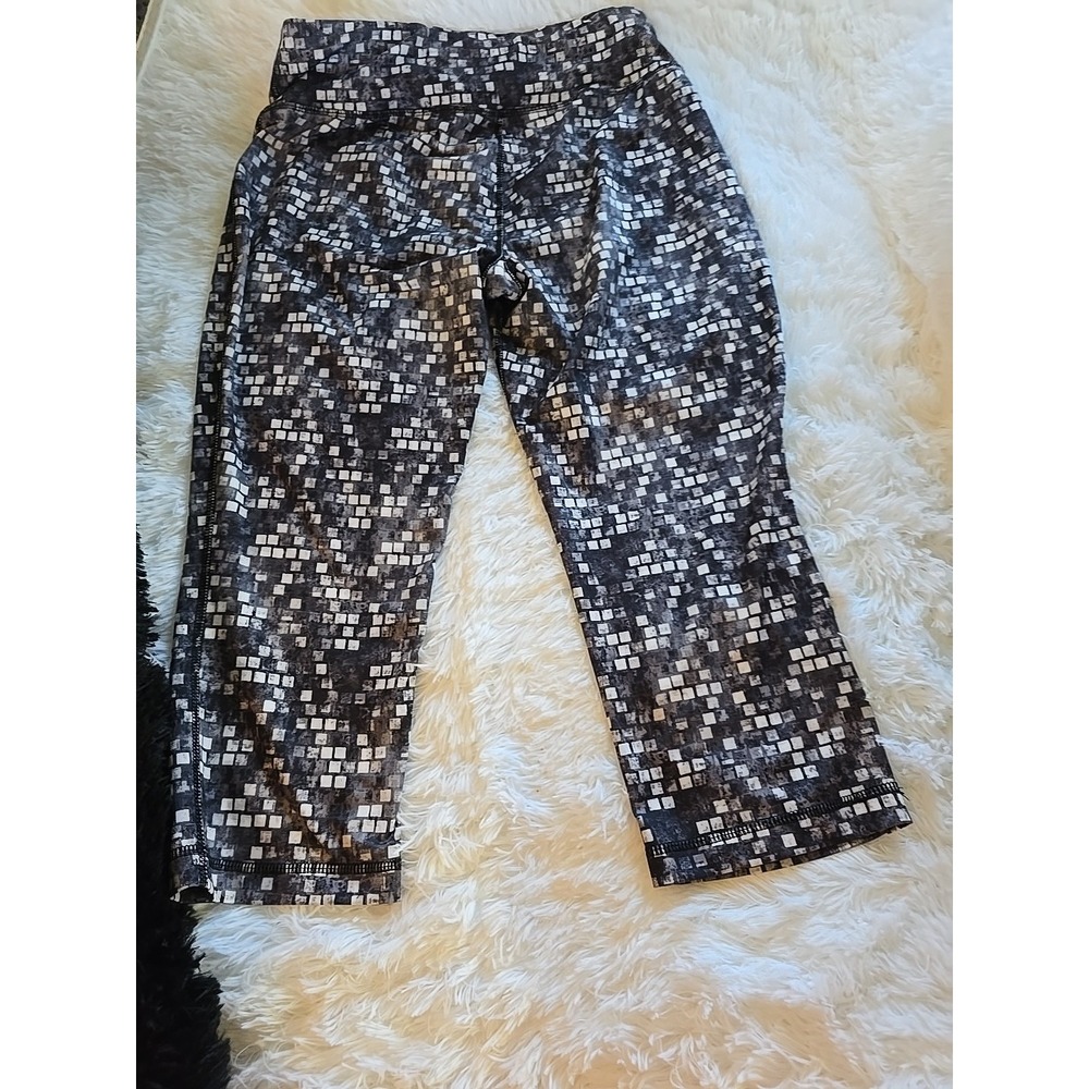 Danskin Now‎  Cropped Leggings Womens Size S Yoga Workout Gym Black White - Picture 10 of 11